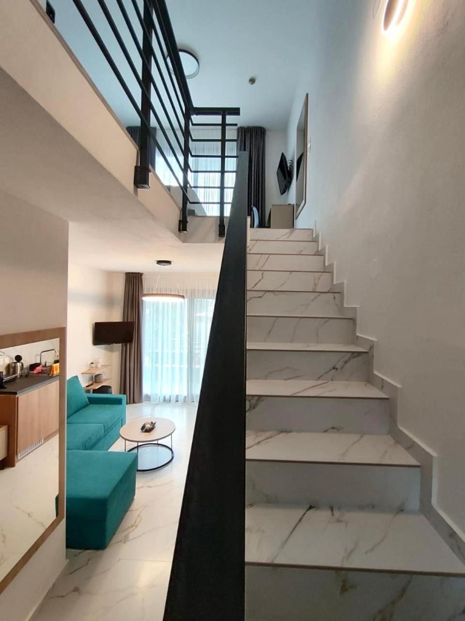 סארטי Four Shades Luxury Suites מראה חיצוני תמונה