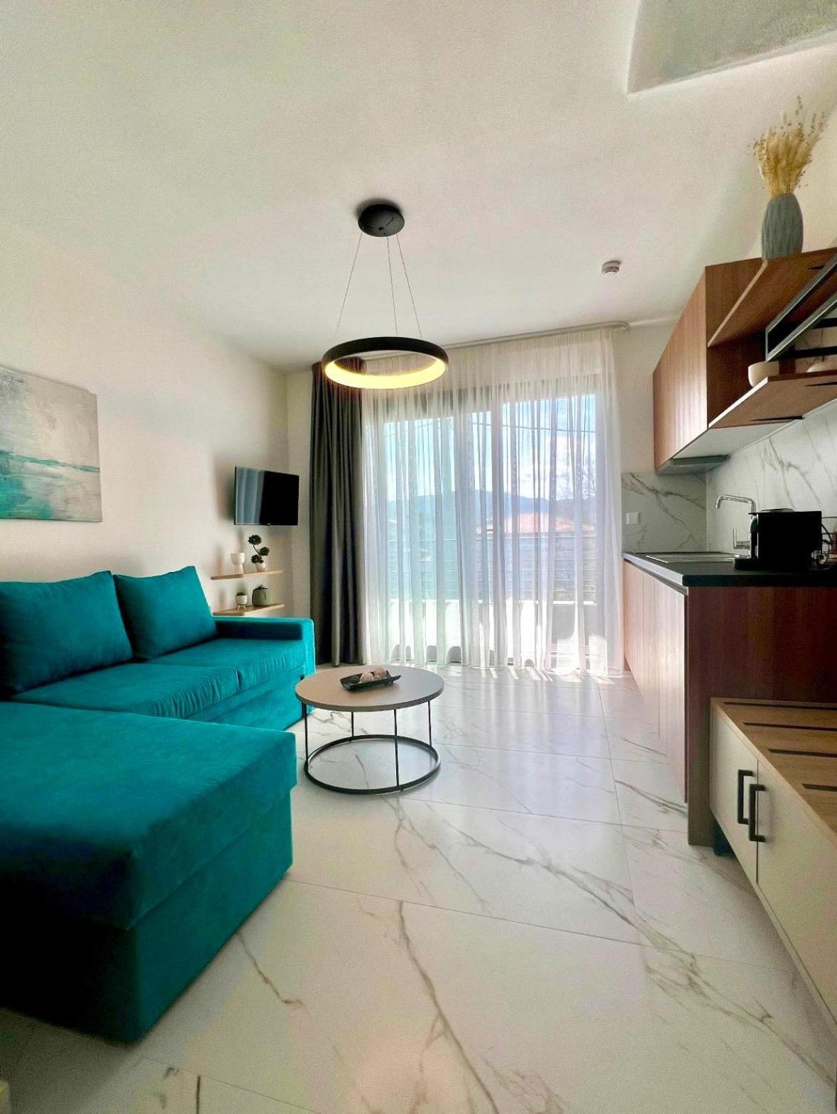 סארטי Four Shades Luxury Suites מראה חיצוני תמונה