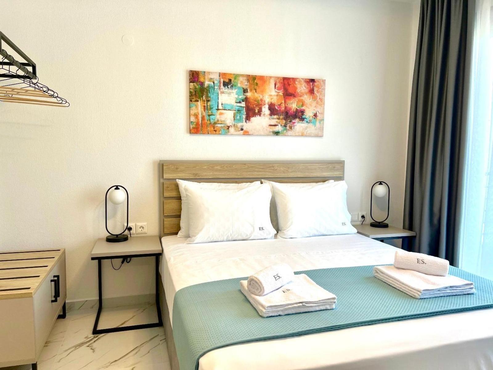 סארטי Four Shades Luxury Suites מראה חיצוני תמונה
