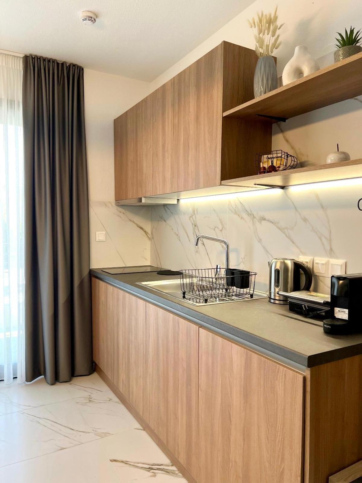 סארטי Four Shades Luxury Suites מראה חיצוני תמונה
