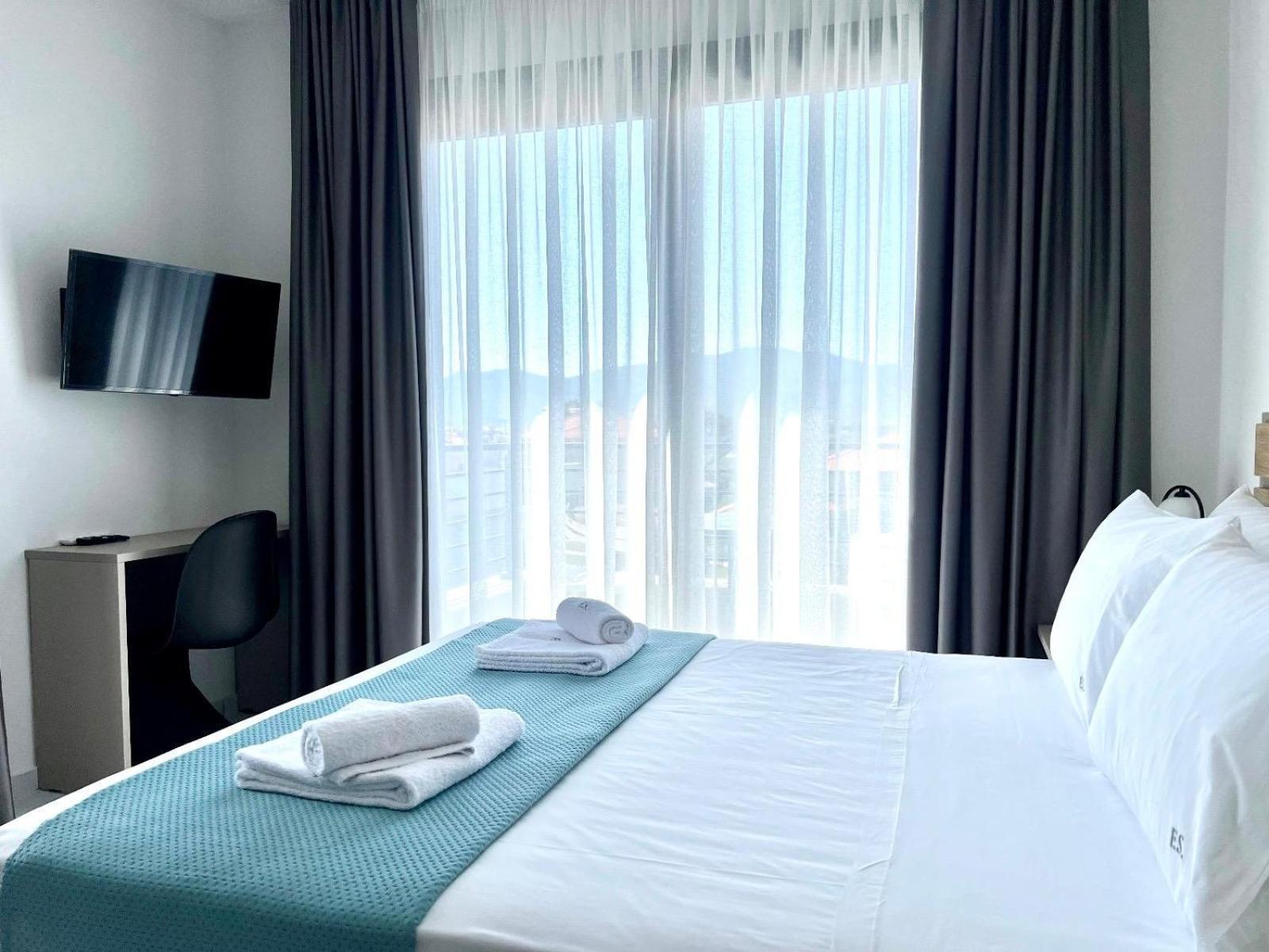 סארטי Four Shades Luxury Suites מראה חיצוני תמונה