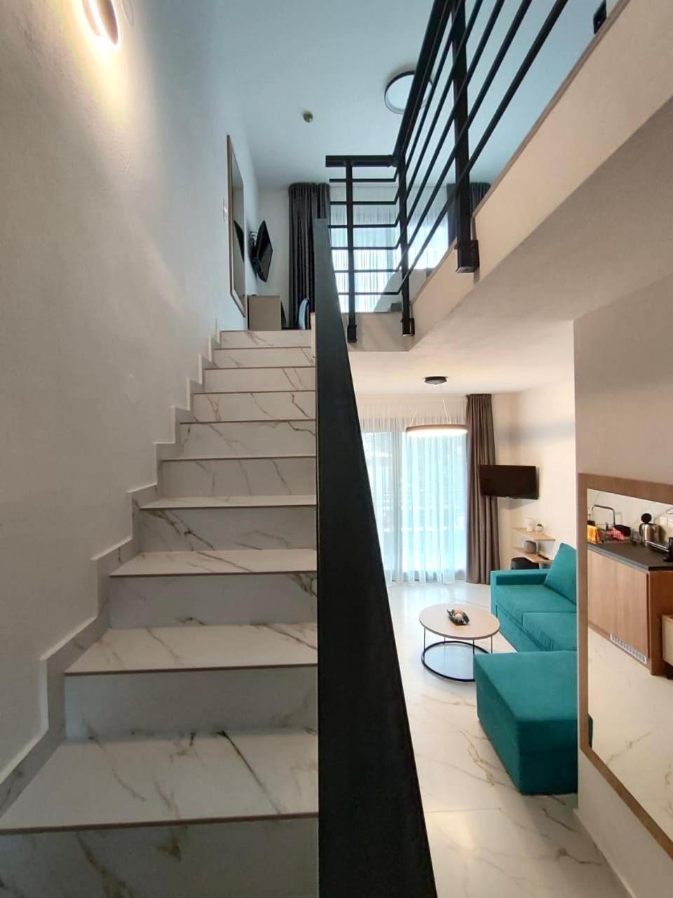 סארטי Four Shades Luxury Suites מראה חיצוני תמונה