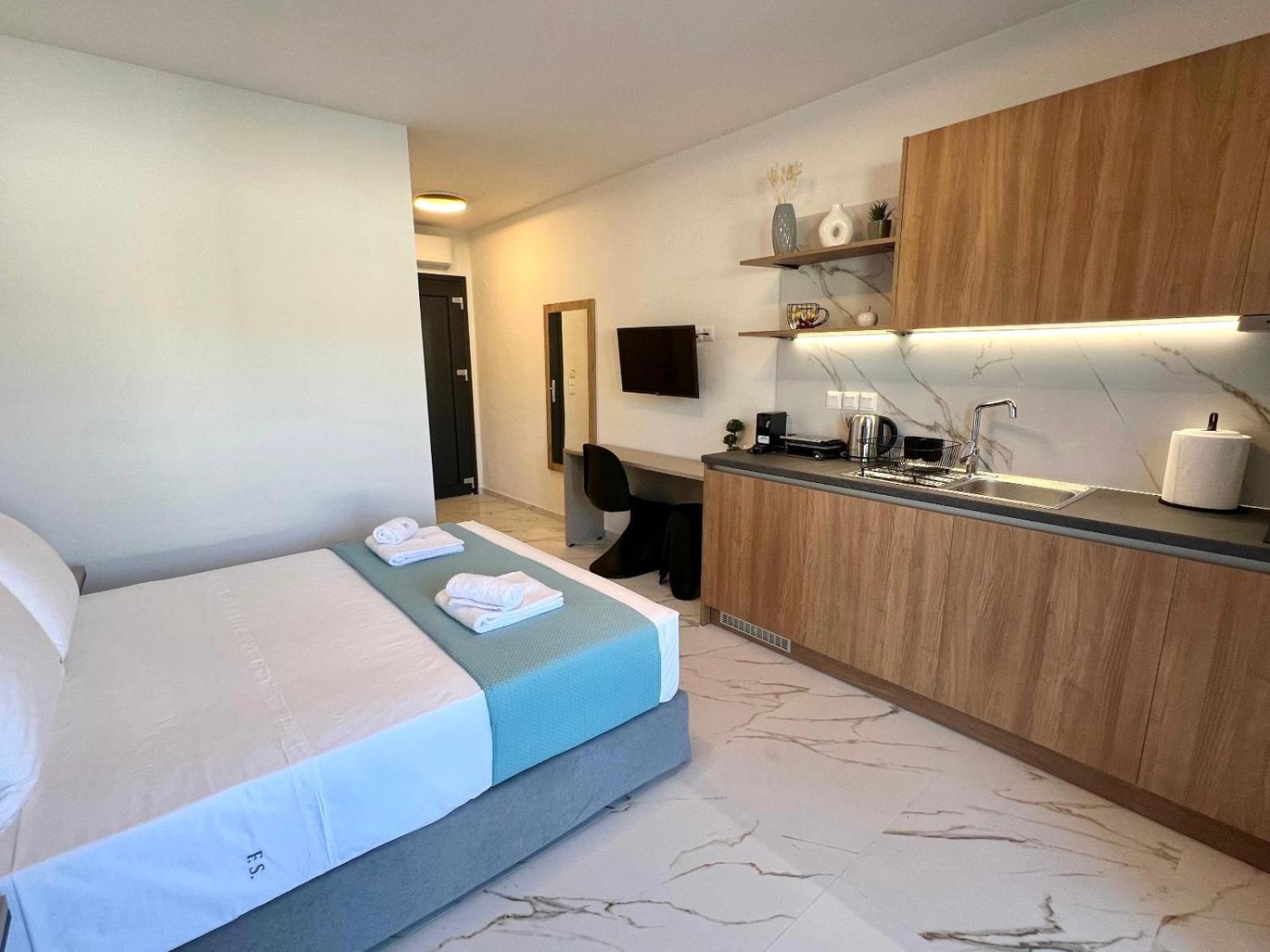 סארטי Four Shades Luxury Suites מראה חיצוני תמונה
