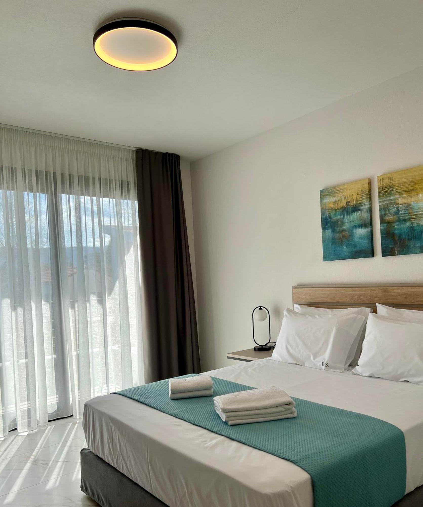 סארטי Four Shades Luxury Suites מראה חיצוני תמונה